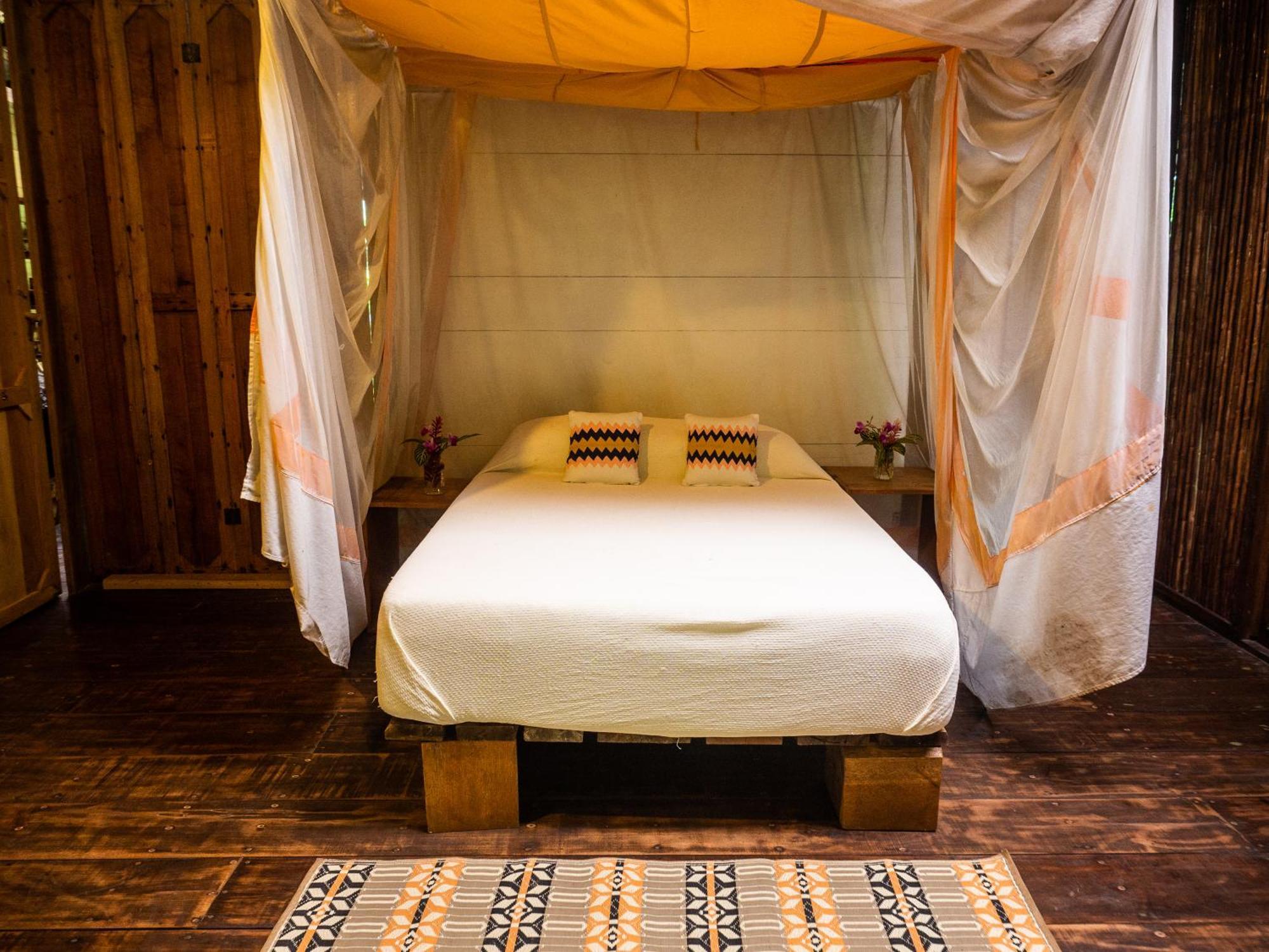 La Loma Jungle And Chocolate Farm Inn 4*